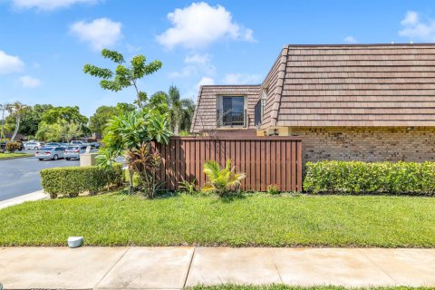 Townhouse in Deerfield Beach, Florida 2 bedrooms, 114.83 sq.m. № 2147183 - photo 22