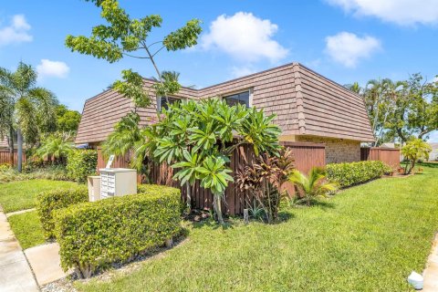 Townhouse in Deerfield Beach, Florida 2 bedrooms, 114.83 sq.m. № 2147183 - photo 23