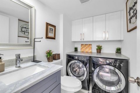 Townhouse in Deerfield Beach, Florida 2 bedrooms, 114.83 sq.m. № 2147183 - photo 13