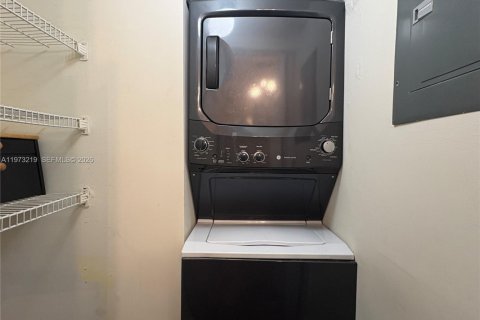 Copropriété à louer à Miami, Floride: 2 chambres, 89.65 m2 № 2033266 - photo 25