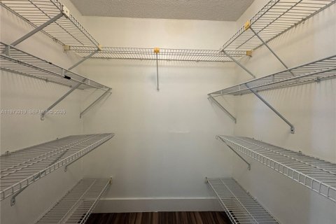 Copropriété à louer à Miami, Floride: 2 chambres, 89.65 m2 № 2033266 - photo 19