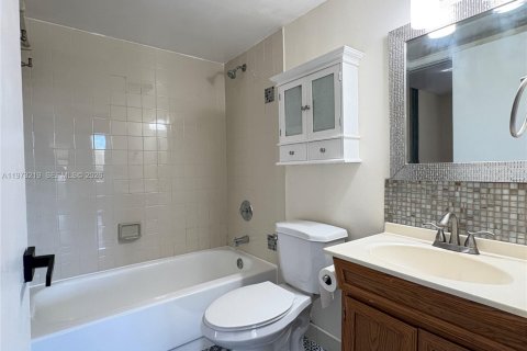Copropriété à louer à Miami, Floride: 2 chambres, 89.65 m2 № 2033266 - photo 23