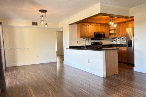 Кондоминиум с 2 спальнями в Майами, Флорида № 2033266