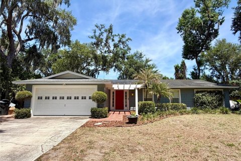 House in Lakeland, Florida 3 bedrooms, 180.23 sq.m. № 2122759