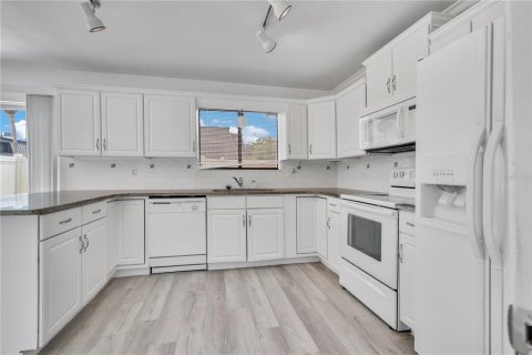 Condo in Lakeland, Florida, 3 bedrooms  № 1829476 - photo 10