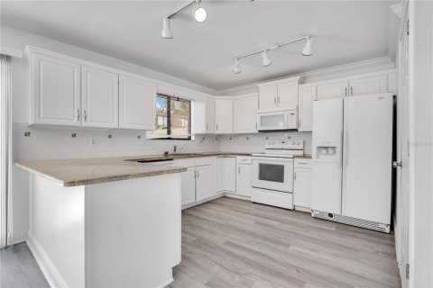 Condo in Lakeland, Florida, 3 bedrooms  № 1829476 - photo 7