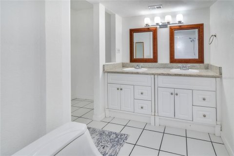 Condo in Lakeland, Florida, 3 bedrooms  № 1829476 - photo 16