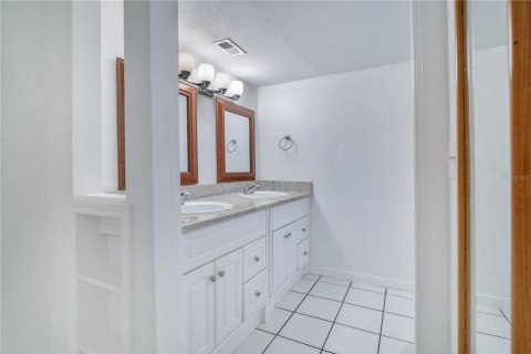 Condo in Lakeland, Florida, 3 bedrooms  № 1829476 - photo 17