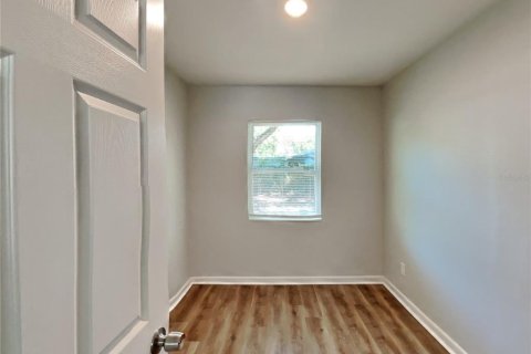 Villa ou maison à louer à Tampa, Floride: 3 chambres, 93.27 m2 № 2425807 - photo 8