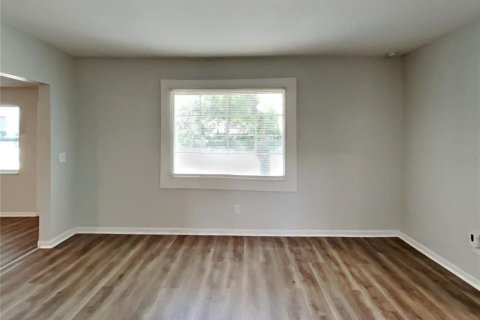 Villa ou maison à louer à Tampa, Floride: 3 chambres, 93.27 m2 № 2425807 - photo 3
