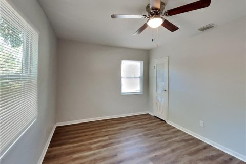 Villa ou maison à louer à Tampa, Floride: 3 chambres, 93.27 m2 № 2425807 - photo 7