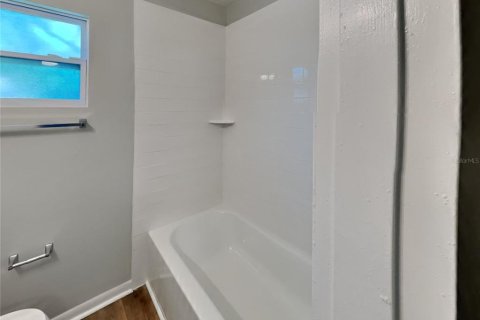 Villa ou maison à louer à Tampa, Floride: 3 chambres, 93.27 m2 № 2425807 - photo 11