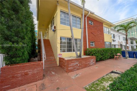 Condo in Miami Beach, Florida  № 1987307 - photo 16