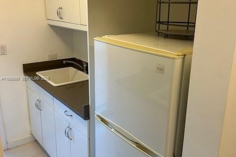 Copropriété à louer à Miami Beach, Floride: 39.48 m2 № 1987307 - photo 4