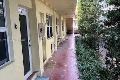 Copropriété à louer à Miami Beach, Floride: 39.48 m2 № 1987307 - photo 2