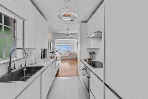 Купить виллу или дом в Майами-Бич, Флорида 3 спальни, 111.95м2, № 1946310 - фото 15
