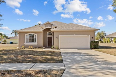 House in Brooksville, Florida 3 bedrooms, 167.5 sq.m. № 1521652 - photo 1
