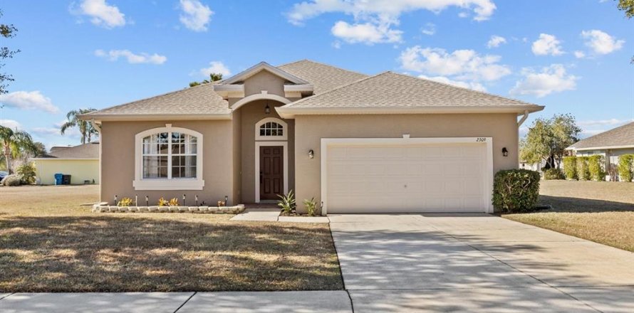 House in Brooksville, Florida 3 bedrooms, 167.5 sq.m. № 1521652