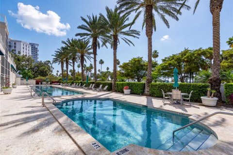 Copropriété à louer à Sarasota, Floride: 2 chambres, 164.81 m2 № 2388650 - photo 2