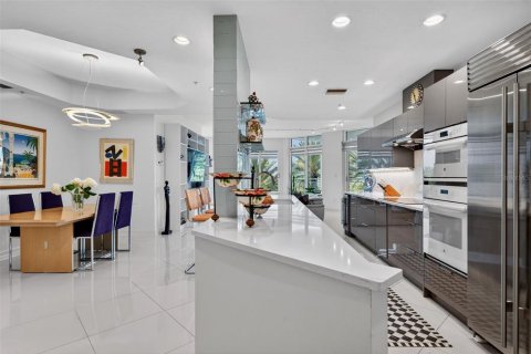Copropriété à louer à Sarasota, Floride: 2 chambres, 164.81 m2 № 2388650 - photo 13