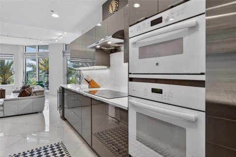 Copropriété à louer à Sarasota, Floride: 2 chambres, 164.81 m2 № 2388650 - photo 15