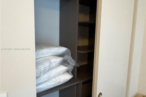 Copropriété à louer à Miami, Floride № 2042291 - photo 23