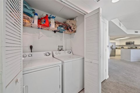 Купить кондоминиум в Авентура, Флорида 1 спальня, 79.9м2, № 2012155 - фото 10