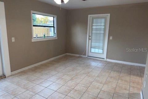 Villa ou maison à louer à Tampa, Floride: 5 chambres, 149.94 m2 № 2111780 - photo 10