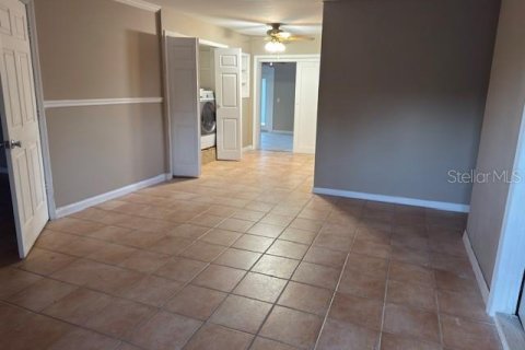 Villa ou maison à louer à Tampa, Floride: 5 chambres, 149.94 m2 № 2111780 - photo 3