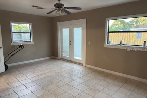 Villa ou maison à louer à Tampa, Floride: 5 chambres, 149.94 m2 № 2111780 - photo 9