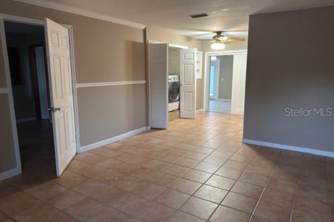 Villa ou maison à louer à Tampa, Floride: 5 chambres, 149.94 m2 № 2111780 - photo 11