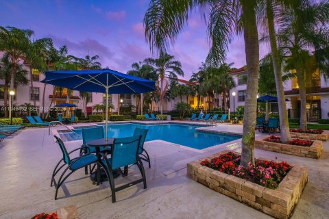 Снять в аренду квартиру в Форт-Лодердейл, Флорида 2 спальни, 88.63м2, № 2003451 - фото 8