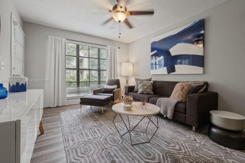 Снять в аренду квартиру в Форт-Лодердейл, Флорида 2 спальни, 88.63м2, № 2003451 - фото 6