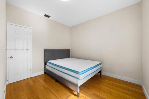 Casa en alquiler en Miami Beach, Florida, 3 dormitorios, 157.28 m2 № 2022075 - foto 18