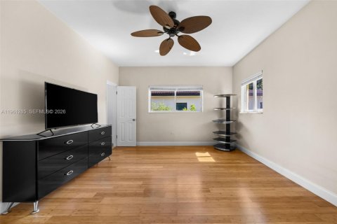 Casa en alquiler en Miami Beach, Florida, 3 dormitorios, 157.28 m2 № 2022075 - foto 16