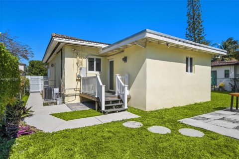 Casa en alquiler en Miami Beach, Florida, 3 dormitorios, 157.28 m2 № 2022075 - foto 24