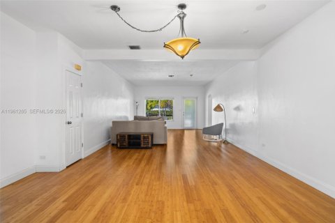 Casa en alquiler en Miami Beach, Florida, 3 dormitorios, 157.28 m2 № 2022075 - foto 5