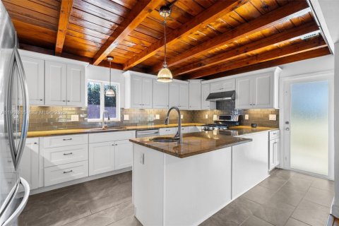 Casa en alquiler en Miami Beach, Florida, 3 dormitorios, 157.28 m2 № 2022075 - foto 8