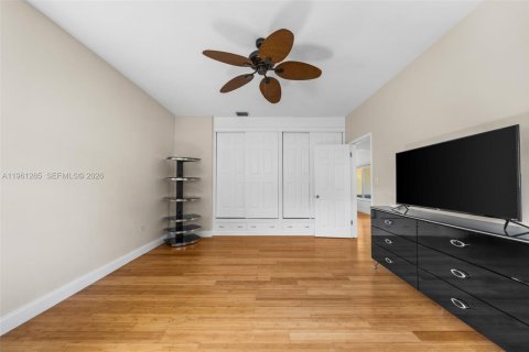 Casa en alquiler en Miami Beach, Florida, 3 dormitorios, 157.28 m2 № 2022075 - foto 17