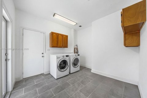 Casa en alquiler en Miami Beach, Florida, 3 dormitorios, 157.28 m2 № 2022075 - foto 21