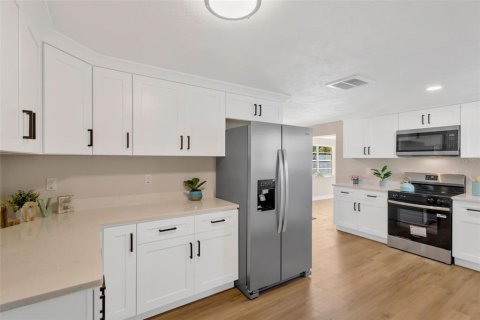 Villa ou maison à vendre à Riverview, Floride: 4 chambres, 166.48 m2 № 2419017 - photo 7