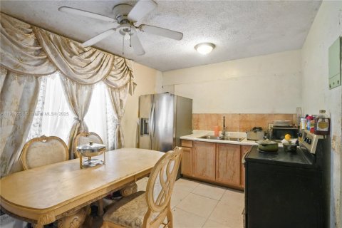 House in Fort Lauderdale, Florida 3 bedrooms, 93.37 sq.m. № 2034495 - photo 9