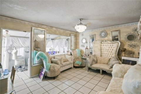 House in Fort Lauderdale, Florida 3 bedrooms, 93.37 sq.m. № 2034495 - photo 8