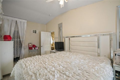 House in Fort Lauderdale, Florida 3 bedrooms, 93.37 sq.m. № 2034495 - photo 14