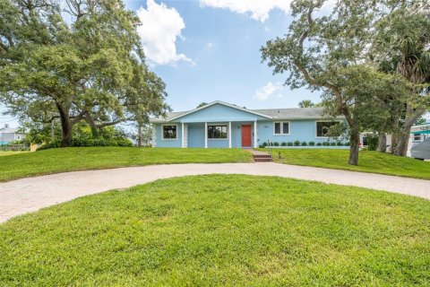 House in Daytona Beach, Florida 4 bedrooms, 212.28 sq.m. № 2225735