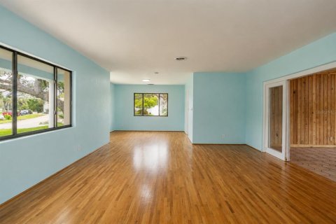 Casa en venta en Daytona Beach, Florida, 4 dormitorios, 212.28 m2 № 2225735 - foto 3