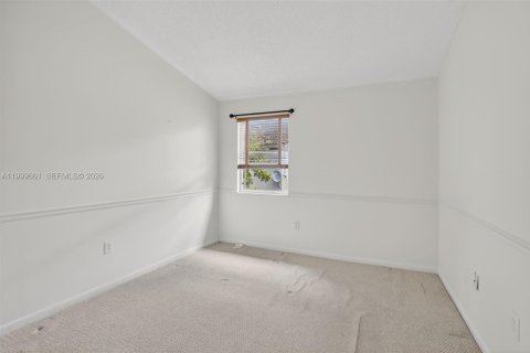 Купить таунхаус в Пемброк-Пайнс, Флорида 3 спальни, 151.9м2, № 2064403 - фото 26