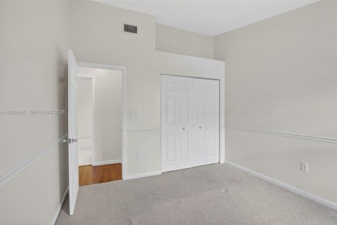 Купить таунхаус в Пемброк-Пайнс, Флорида 3 спальни, 151.9м2, № 2064403 - фото 27