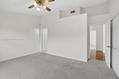 Купить таунхаус в Пемброк-Пайнс, Флорида 3 спальни, 151.9м2, № 2064403 - фото 19