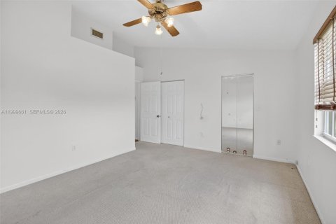 Купить таунхаус в Пемброк-Пайнс, Флорида 3 спальни, 151.9м2, № 2064403 - фото 20